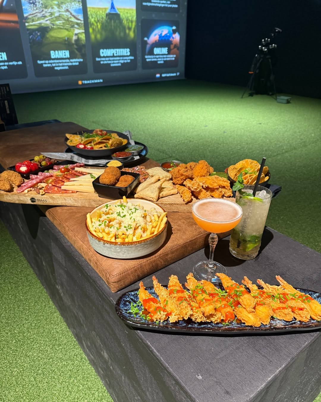 Borrelplank en cocktails bij Ruff Utrecht